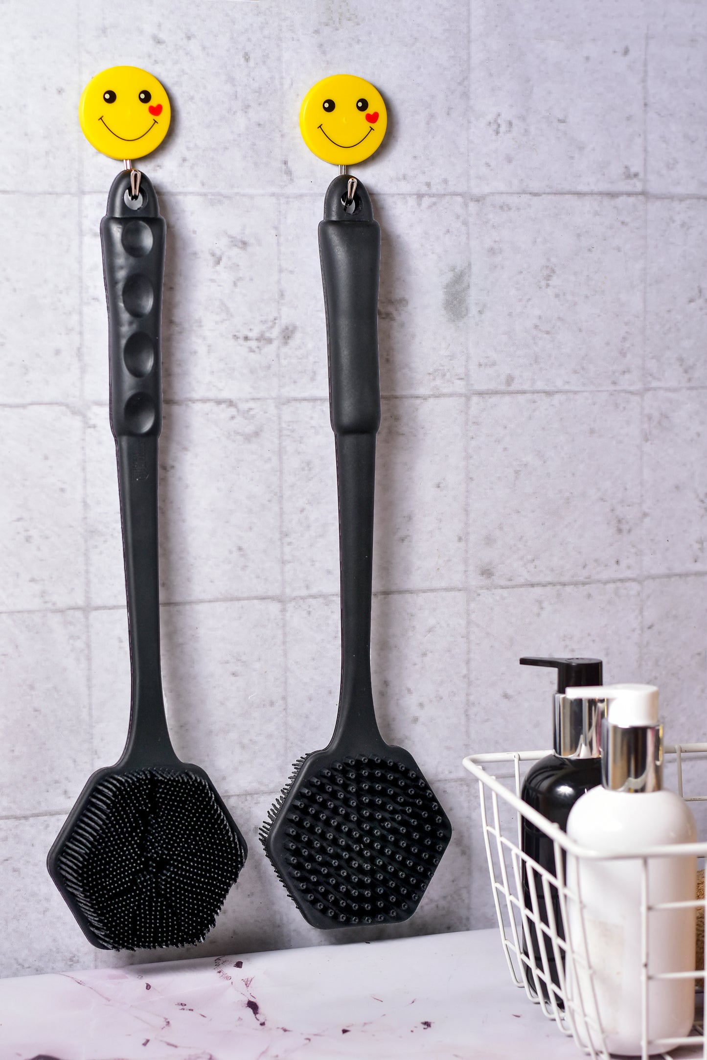 Body Armoury Silicone Back Scrubber (Black)